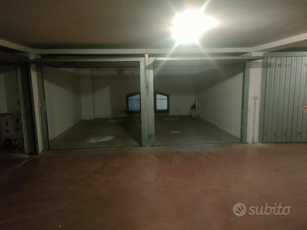 Garaje en Fabriano, Italy 20 m² No. 281277