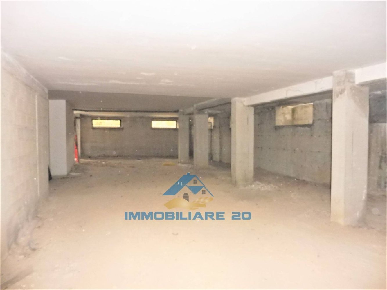 Oficina en Teramo, Italy 260 m² No. 73272