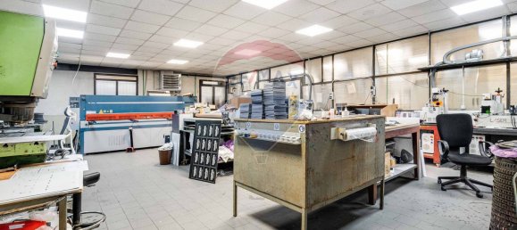 Almacén en Samarate, Italy 400 m² No. 58553 11