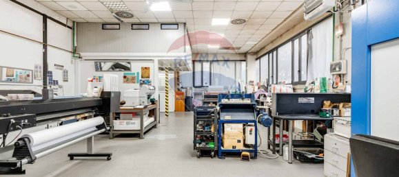 Almacén en Samarate, Italy 400 m² No. 58553 2