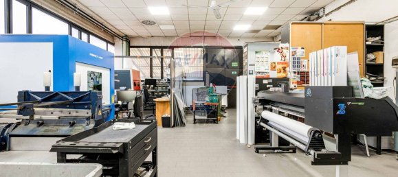 Almacén en Samarate, Italy 400 m² No. 58553 3