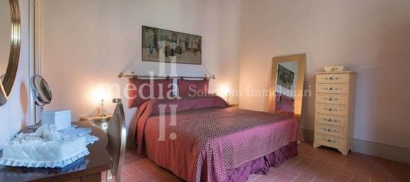 6 rooms Apartment in Terricciola, Italy No. 59553 9
