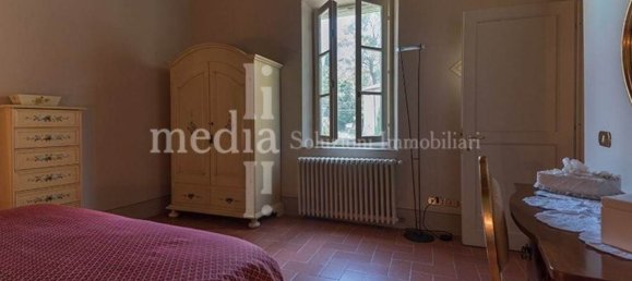 6 rooms Apartment in Terricciola, Italy No. 59553 10