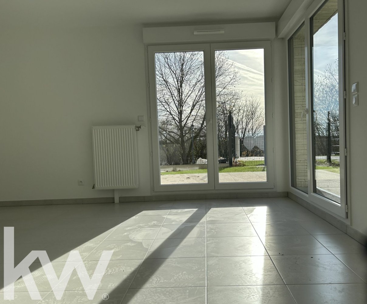 Apartamento de 3 dormitorios en Saint-Jean-de-la-Ruelle, France No. 43574