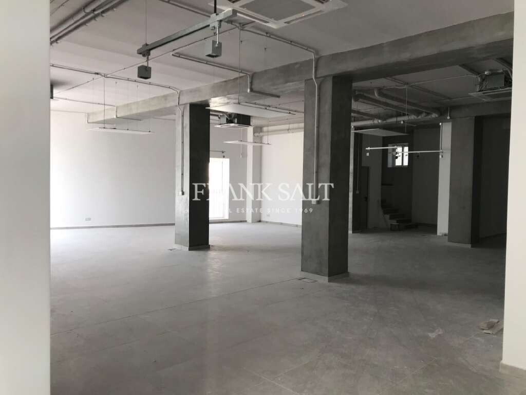 Офис 352м² в Биркиркара, Мальта № 12064