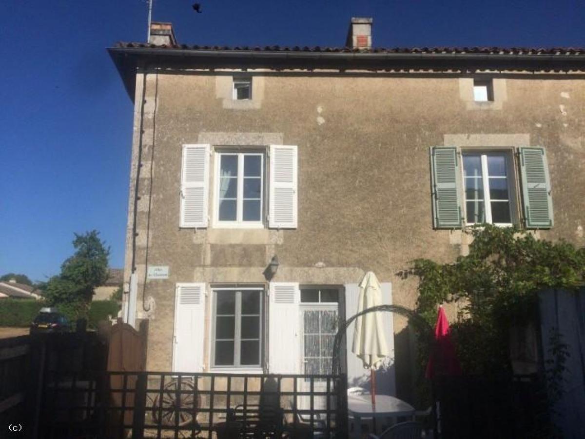 2 bedrooms House in Civray, France No. 22800