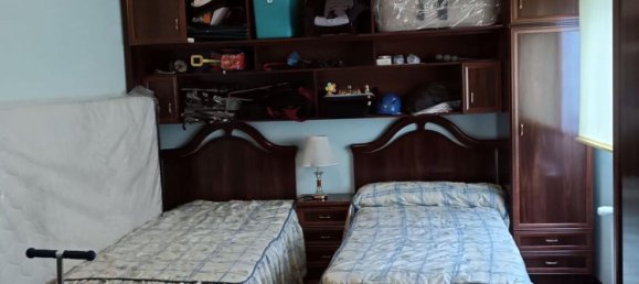 Apartamento de 3 dormitorios en Palencia, Spain No. 110084 4