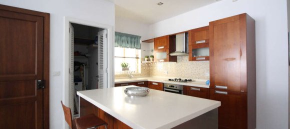 Квартира с 2 спальнями в Сент-Джулианс, Мальта № 10673 5