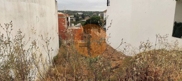 3 Schlafzimmer Stadthaus in Tavira, Portugal, Nr. 145972 9