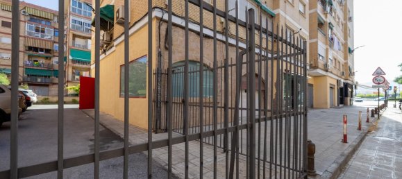 44m² Commercial property in Granada, Spain No. 166657 4