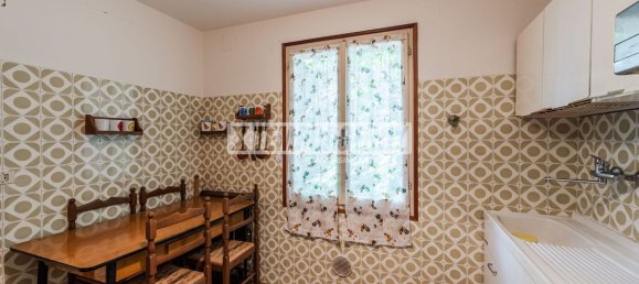 4 Schlafzimmer Doppelhaus in Serramazzoni, Italy, Nr. 372787 8