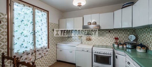 4 Schlafzimmer Doppelhaus in Serramazzoni, Italy, Nr. 372787 9