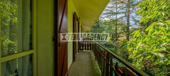 4 Schlafzimmer Doppelhaus in Serramazzoni, Italy, Nr. 372787 10