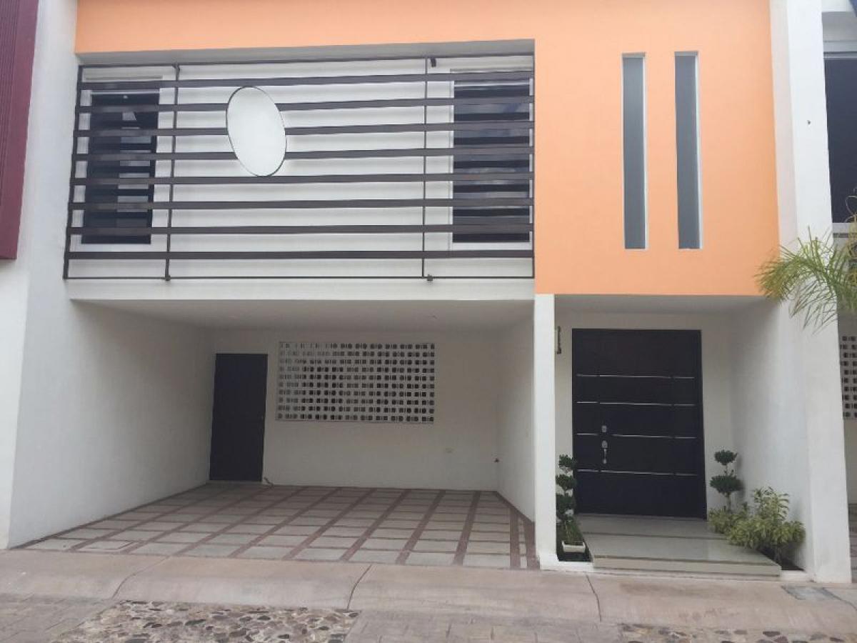 3 bedrooms House in Guanajuato, Mexico No. 147100