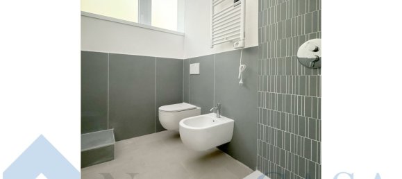 2 bedrooms Apartment in Milan, Italy No. 360538 11