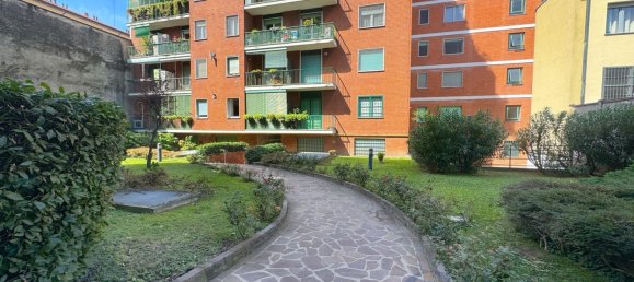 2 bedrooms Apartment in Milan, Italy No. 360538 13