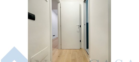 2 bedrooms Apartment in Milan, Italy No. 360538 8