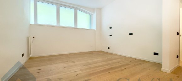 2 bedrooms Apartment in Milan, Italy No. 360538 7