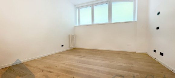2 bedrooms Apartment in Milan, Italy No. 360538 6