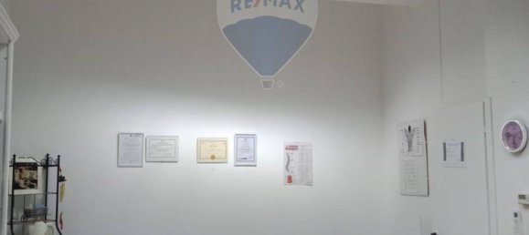 2غرفة عقار تجاري في Cardano al Campo, Italy رقم 167077 5