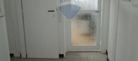 2غرفة عقار تجاري في Cardano al Campo, Italy رقم 167077 3