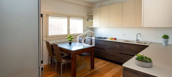 3 bedrooms Penthouse in Pescantina, Italy No. 272898 12