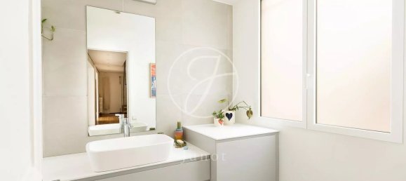 5 bedrooms Apartment in Paris, France No. 142145 14