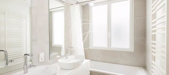 5 bedrooms Apartment in Paris, France No. 142145 13