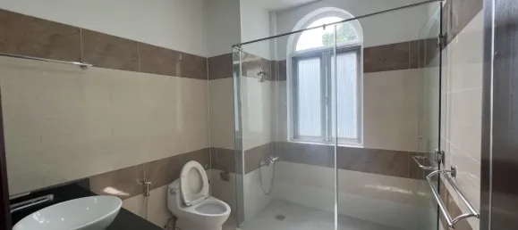 5 chambres house à louer à Thu Duc, Ho Chi Minh, Vietnam № 75233 4