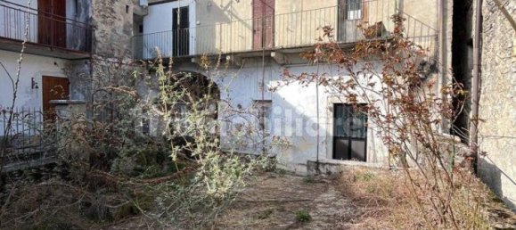 2 bedrooms House in Alta Valle Intelvi, Italy No. 29741 2