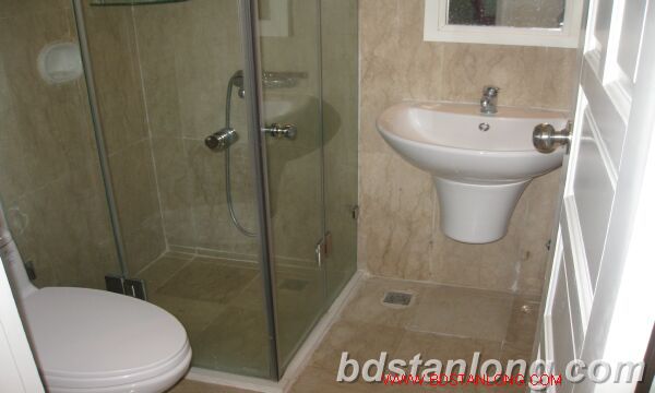 Apartamento de 3 dormitorios en Tay Ho, Vietnam No. 6214