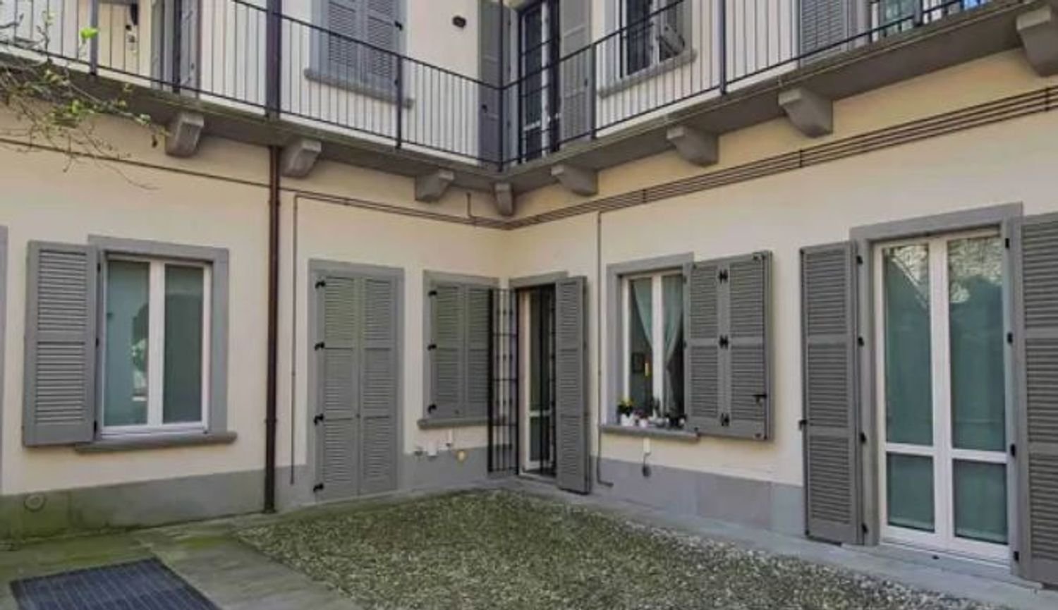 3غرفة شقة في Bergamo, Italy رقم 287626