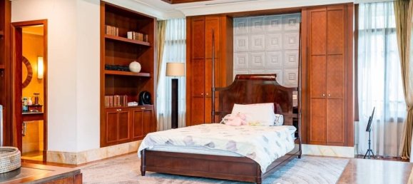 Villa de 5 dormitorios en Phra Khanong, Thailand No. 62716 8