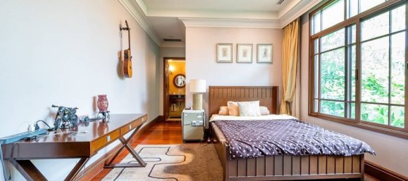 Villa de 5 dormitorios en Phra Khanong, Thailand No. 62716 6