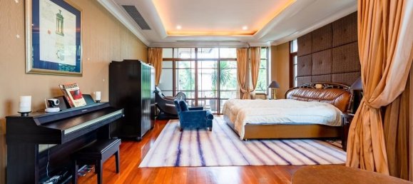 Villa de 5 dormitorios en Phra Khanong, Thailand No. 62716 10