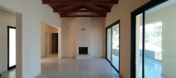 3 bedrooms House in Chania, Greece No. 192 4