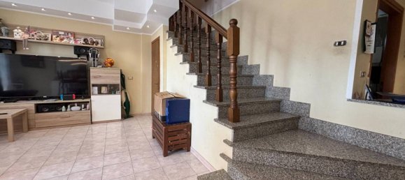 Квартира с 3 спальнями в Каве, Италия № 144109 4