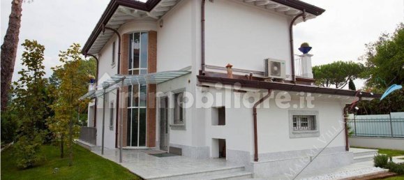 4 bedrooms Villa in Forte dei Marmi, Italy No. 82169 26