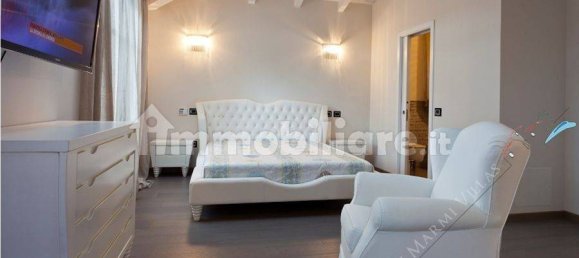 4 bedrooms Villa in Forte dei Marmi, Italy No. 82169 3