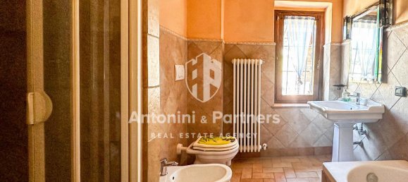 4غرفة منزل في Todi, Italy رقم 237403 13