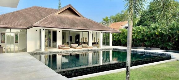 4 Schlafzimmer Villa in Pattaya, Thailand, Nr. 60163 2