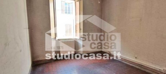 Квартира с 4 комнатами в Кремона, Италия № 297787 8