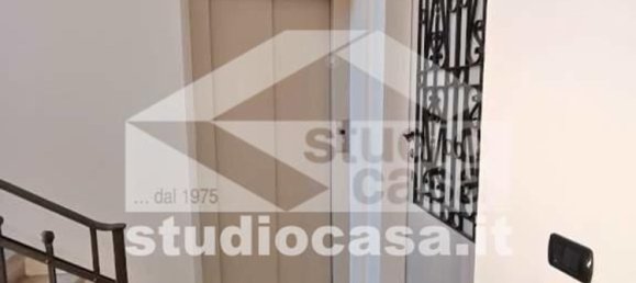 Квартира с 4 комнатами в Кремона, Италия № 297787 15