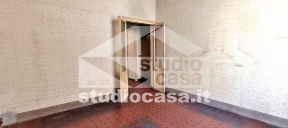 Квартира с 4 комнатами в Кремона, Италия № 297787 17