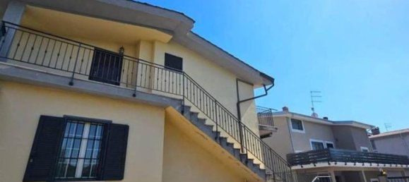 3-salle Appartement à Fiano Romano, Italy No. 35957 2