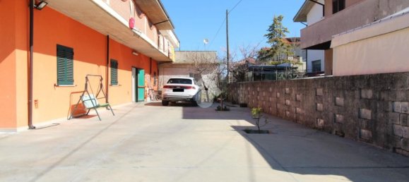 586m² Building in Campli, Italy No. 43149 4