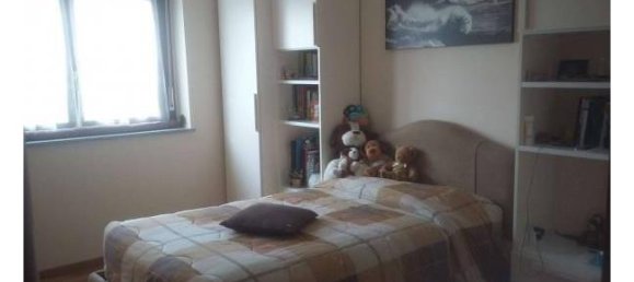 2 bedrooms Apartment in Turin, Italy No. 253760 3