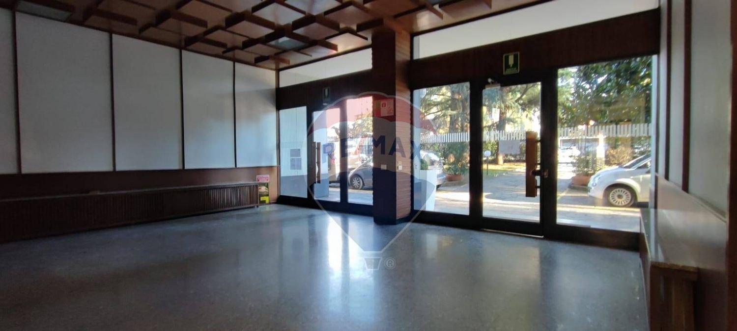 4 rooms Apartment in Bergamo, Italy No. 97550