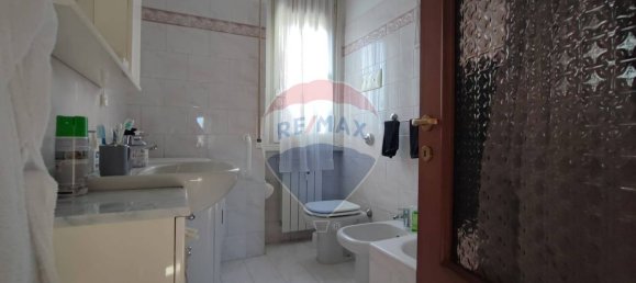 4 rooms Apartment in Bergamo, Italy No. 97550 12