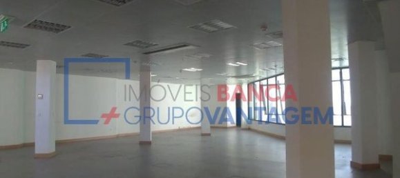 1224m² Building in Vila Real, Portugal No. 70800 3